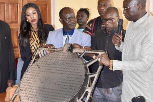 Renouvellement de plaques : Dr. Cheikh Dieng, DG de l’ONAS, ouvre un vaste chantier aux mairies de Rufisque et de Grand-Yoff Renouvellement de plaques : Dr. Cheikh Dieng, DG de l’ONAS, ouvre un vaste chantier aux mairies de Rufisque et de Grand-Yoff