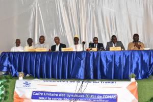 ONAS / REMISE DE CACHIER DE DOLEANCES A MAMOUR DIALLO : Echanges fructueux entre les organisations syndicales et la direction générale pour de meilleures conditions ONAS / REMISE DE CACHIER DE DOLEANCES A MAMOUR DIALLO : Echanges fructueux entre les organisations syndicales et la direction générale pour de meilleures conditions
