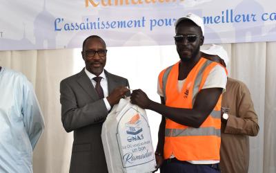 REMISE DE KITS ALIMENTAIRES AU PERSONNEL DE L’ONAS : La touche Mamadou Mamour Diallo fort appréciée par les syndicalistes