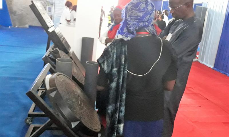 Le DG de l’Office National de l’Assainissement du Sénégal (l’ONAS), Monsieur Lansana Gagny Sakho  a visité, hier, notre stand à la 26éme FIDAK2017. Revivez en images les moments forts. 