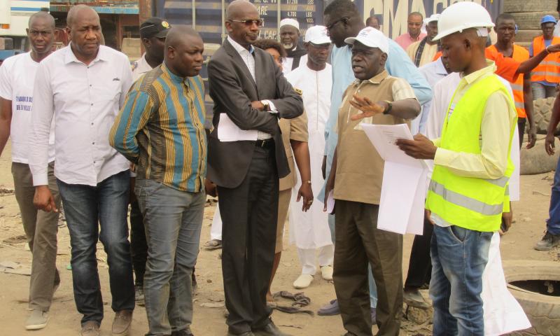 Revivez en images la visite du DG de l’ONAS des réalisations du réseau de drainage des eaux pluviales de Gouye Mouride à Rufisque 